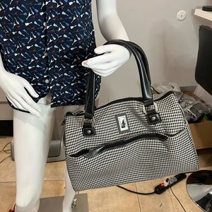 London Fog Oxford III 17in. Cabin Luggage - Black and White Houndstooth